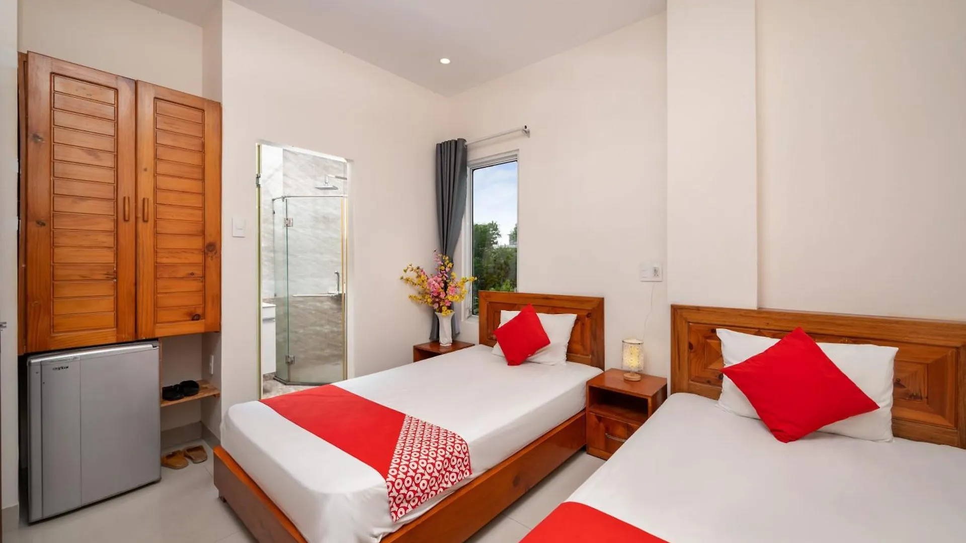 ** Hotel Sunshine Beach Da Nang Vietnam