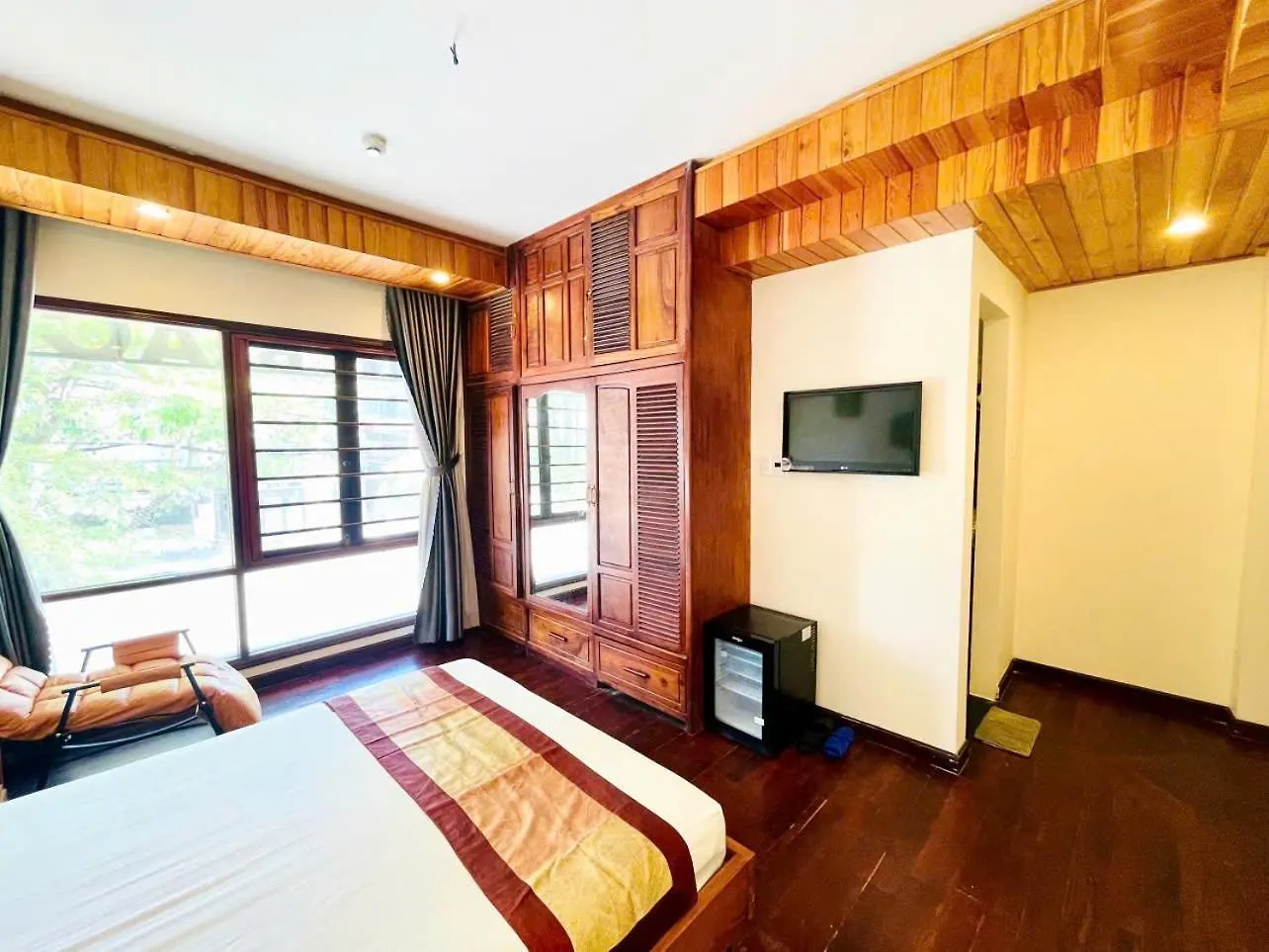 ** Hotel Sunshine Beach Da Nang Vietnam